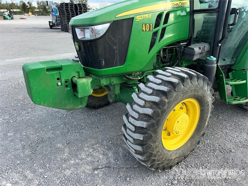John Deere 5075E Compact tractors