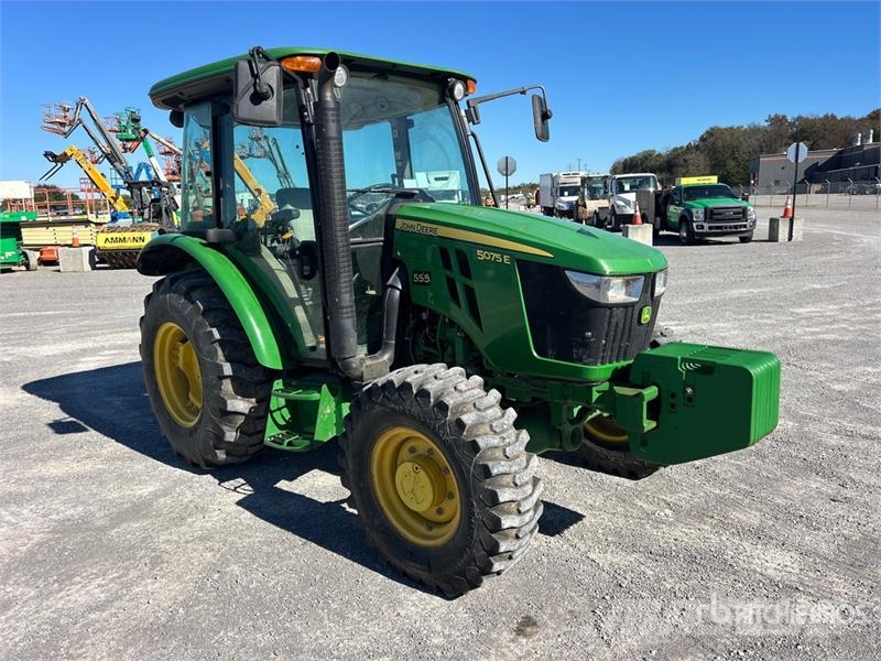 John Deere 5075E Compacttrekkers