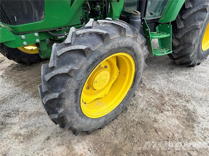 John Deere 5075E Kompakttraktorer