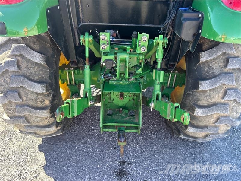 John Deere 5075E Compacttrekkers