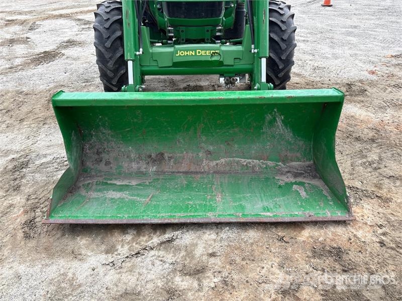 John Deere 5075E Kompakttraktorer