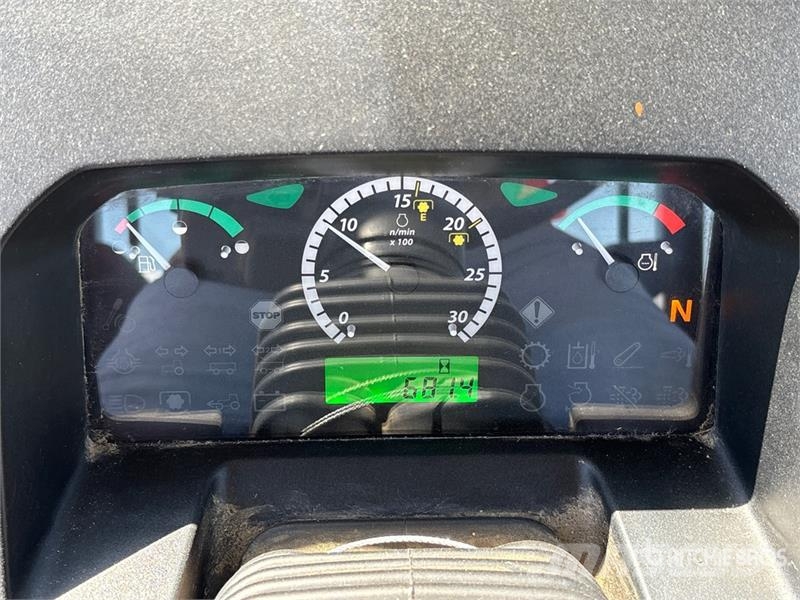 John Deere 5075E Compacttrekkers