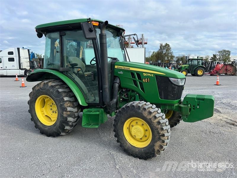 John Deere 5075E Compact tractors