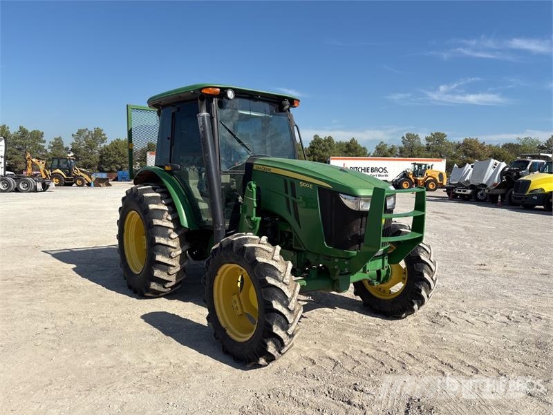 John Deere 5100E الجرارات