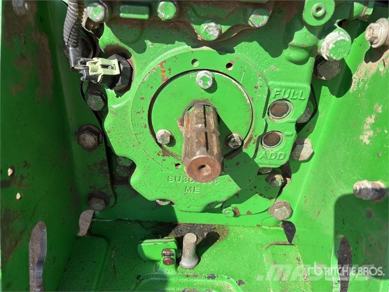 John Deere 5100E الجرارات