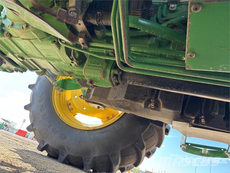 John Deere 5100E الجرارات