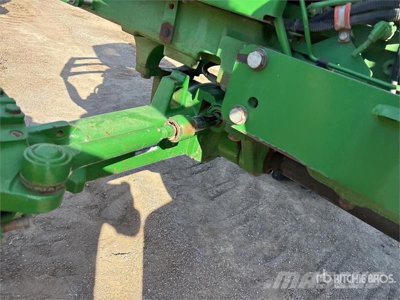 John Deere 5100E الجرارات