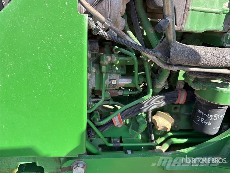 John Deere 5100E الجرارات
