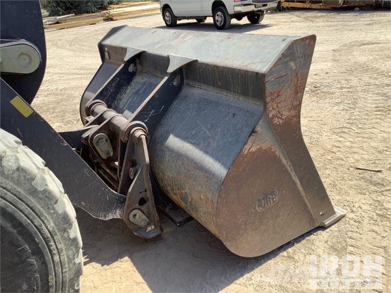 John Deere 524K Фронтальные погрузчики