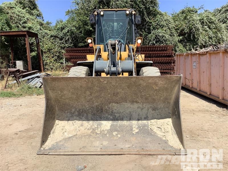 John Deere 524K Фронтальные погрузчики