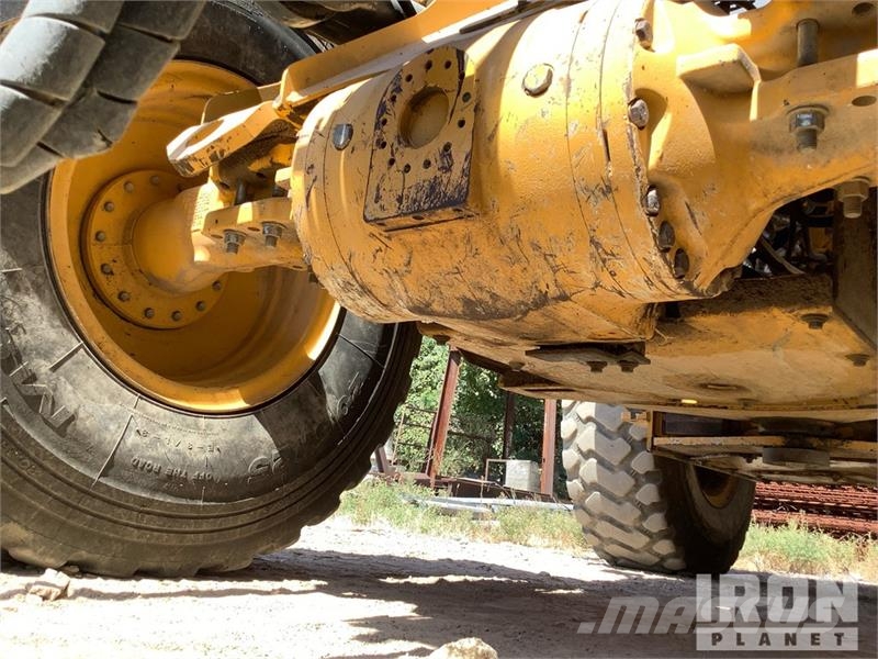 John Deere 524K Фронтальные погрузчики