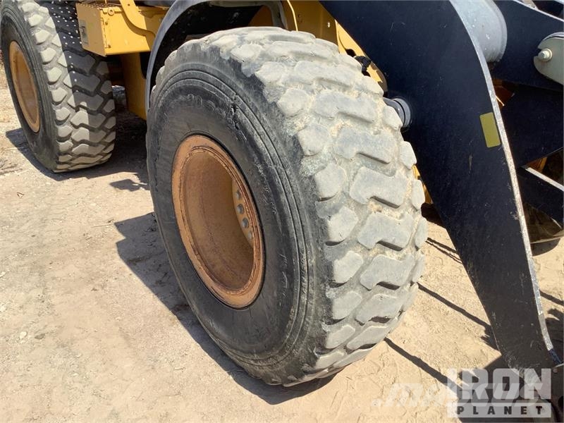 John Deere 524K Фронтальные погрузчики