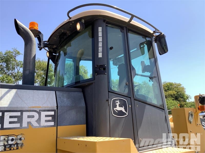 John Deere 524K Фронтальные погрузчики