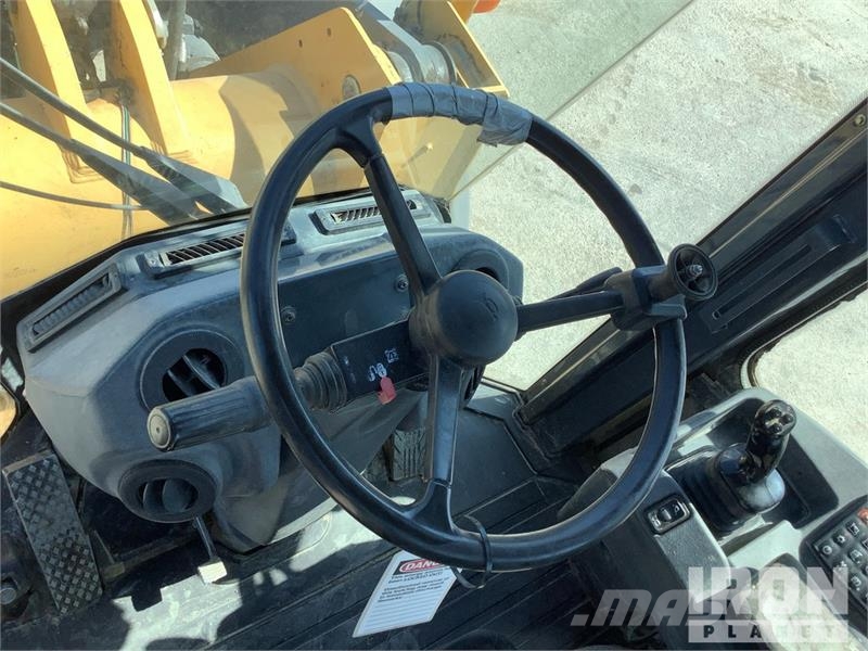 John Deere 524K Фронтальные погрузчики
