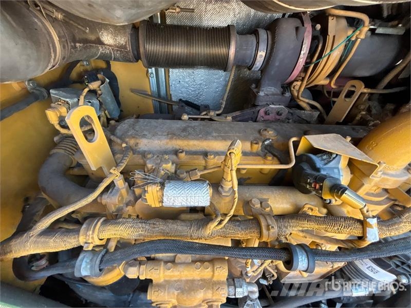 John Deere 544 P-Tier Kolesni nakladalci
