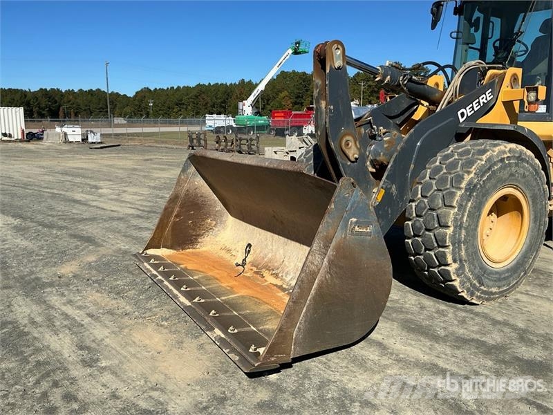 John Deere 544 P-Tier Pale gommate