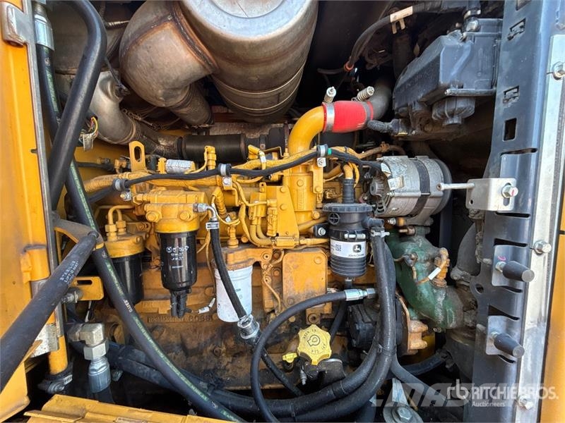 John Deere 544 P-Tier Kolesni nakladalci