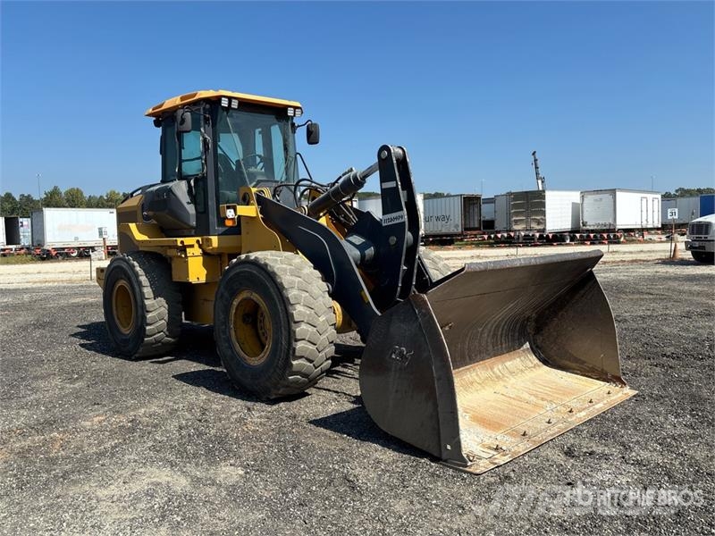 John Deere 544 P-Tier Kolesni nakladalci