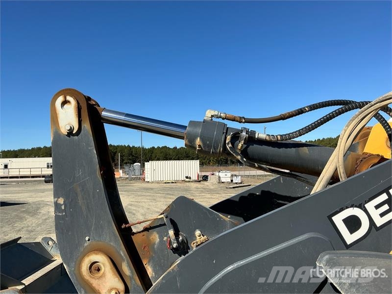 John Deere 544 P-Tier Pale gommate