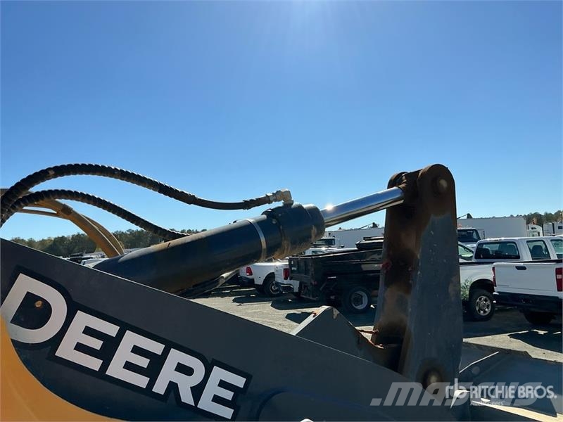John Deere 544 P-Tier Pale gommate