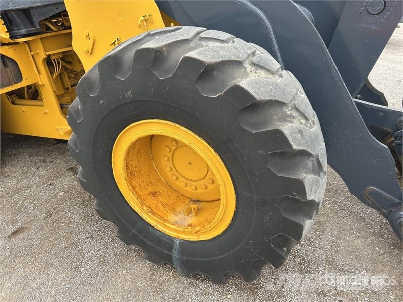 John Deere 544L Wheel Loader Фронтальні навантажувачі