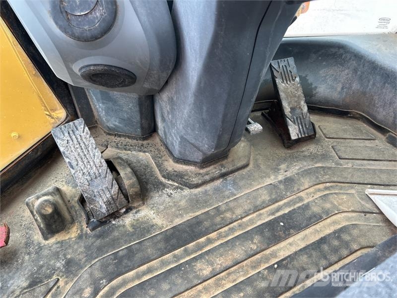John Deere 544L Wheel Loader Фронтальні навантажувачі
