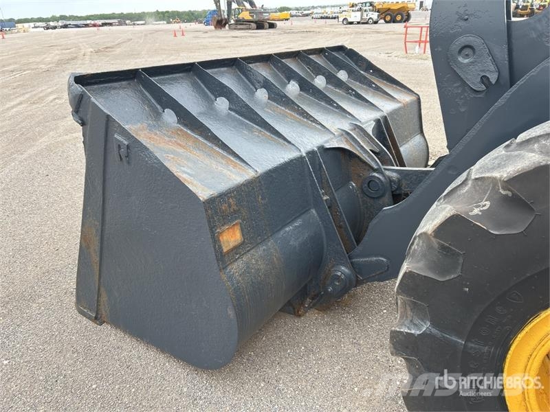 John Deere 544L Wheel Loader Фронтальні навантажувачі