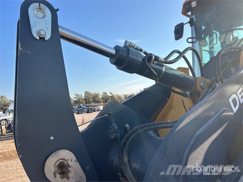 John Deere 544P Wheel Loader Pyöräkuormaajat