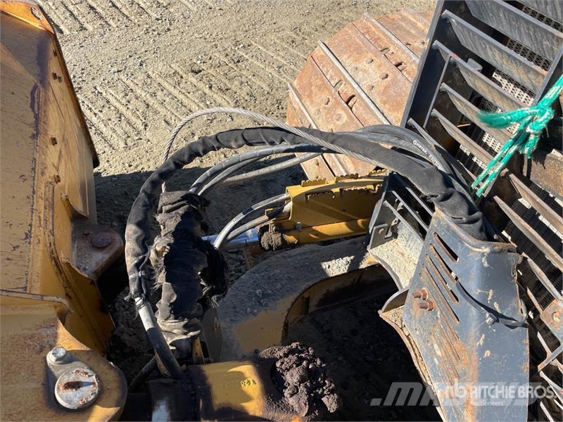 John Deere 550J Crawler dozers