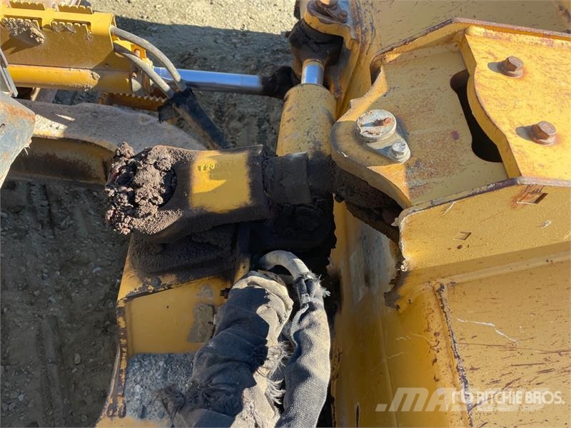 John Deere 550J Crawler dozers