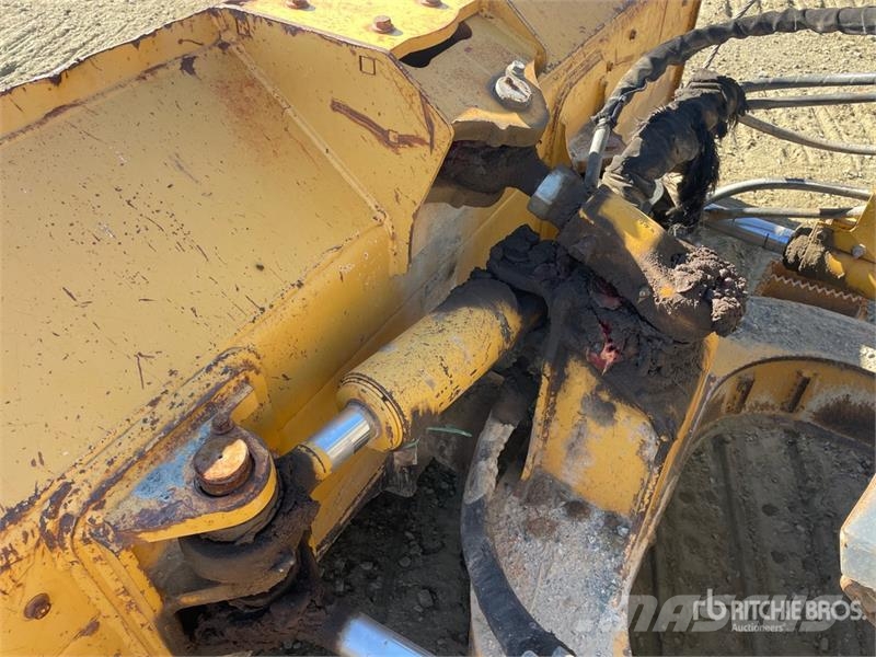 John Deere 550J Crawler dozers