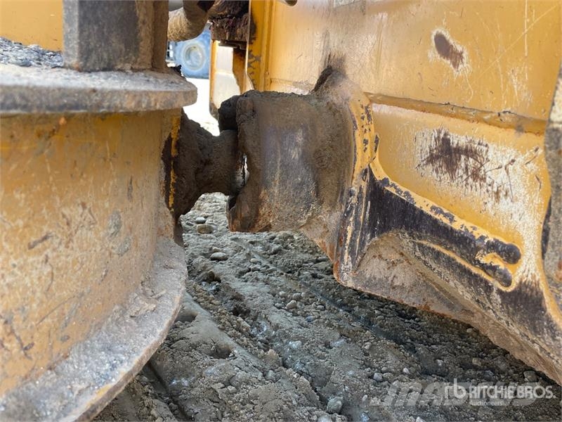 John Deere 550J Crawler dozers