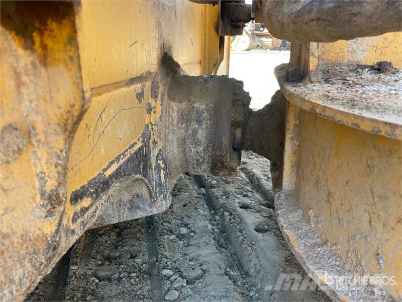 John Deere 550J Crawler dozers