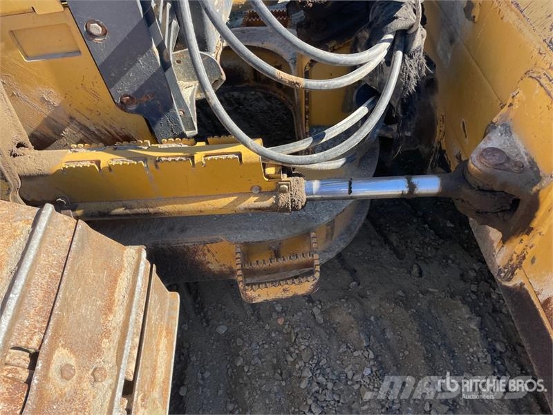John Deere 550J Crawler dozers