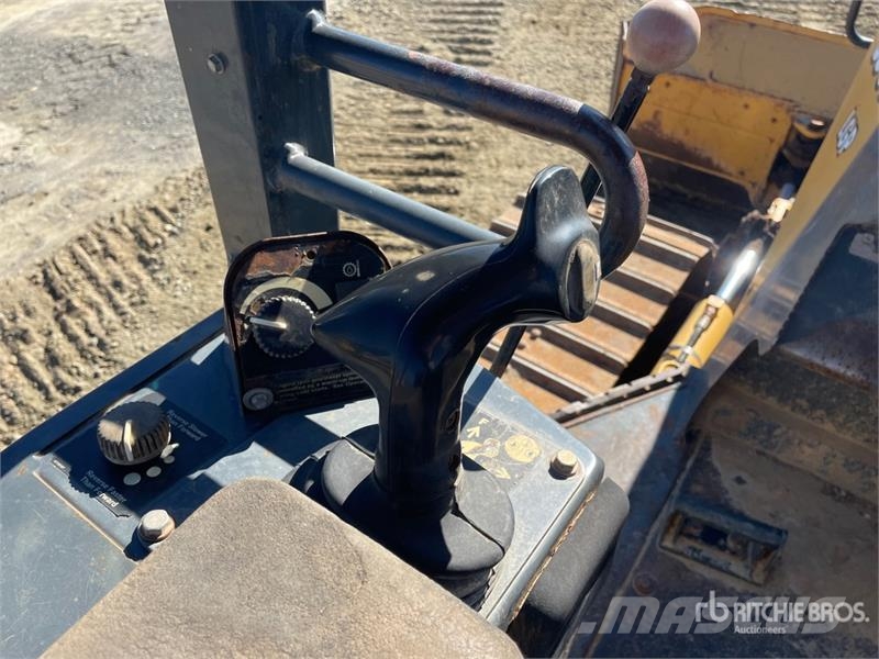 John Deere 550J Crawler dozers
