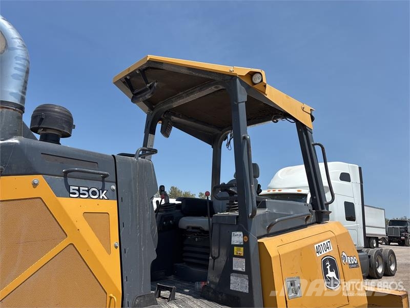 John Deere 550K Crawler Dozer Buldooserid