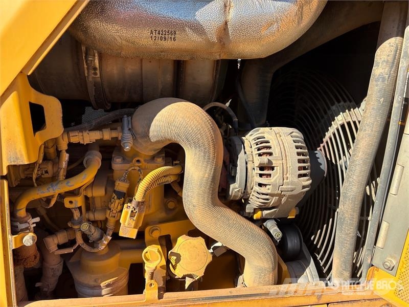 John Deere 550K Crawler Dozer Pásové dozery