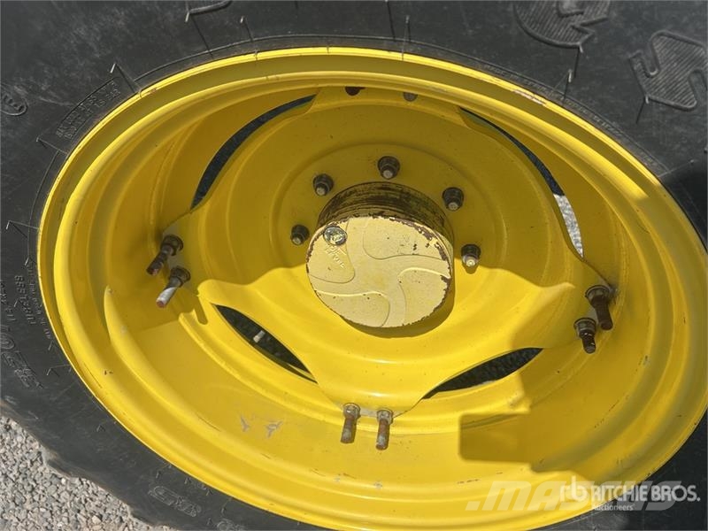 John Deere 6125R 4WD Tractor 拖拉机/农用车