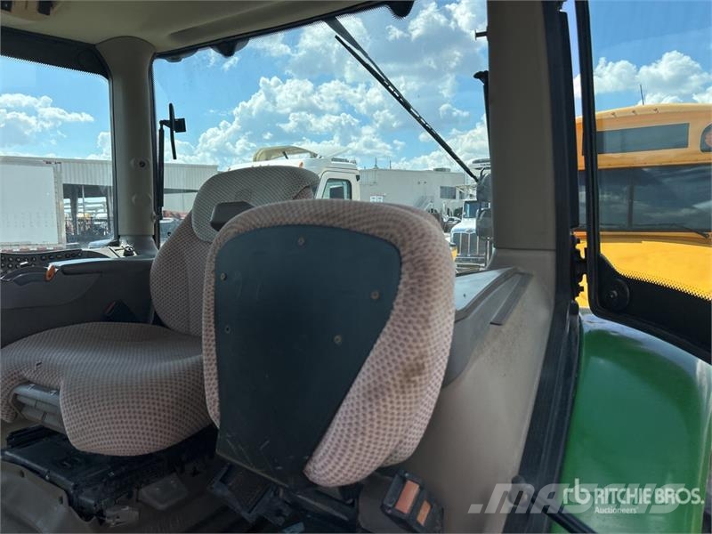 John Deere 6125R 4WD Tractor 拖拉机/农用车