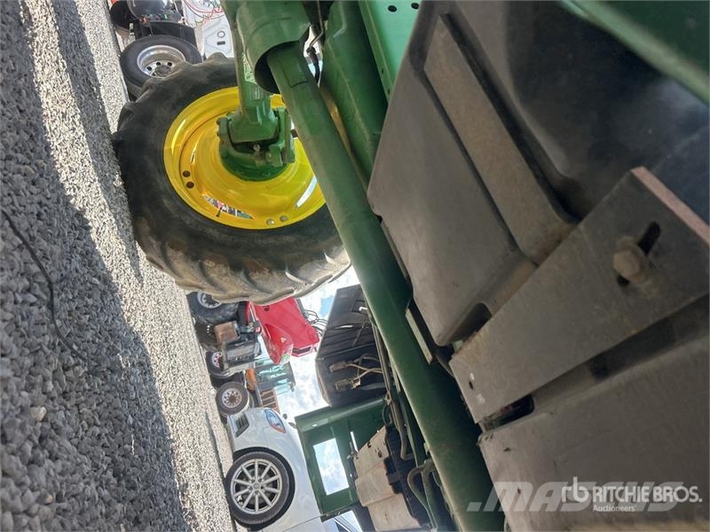 John Deere 6125R 4WD Tractor 拖拉机/农用车