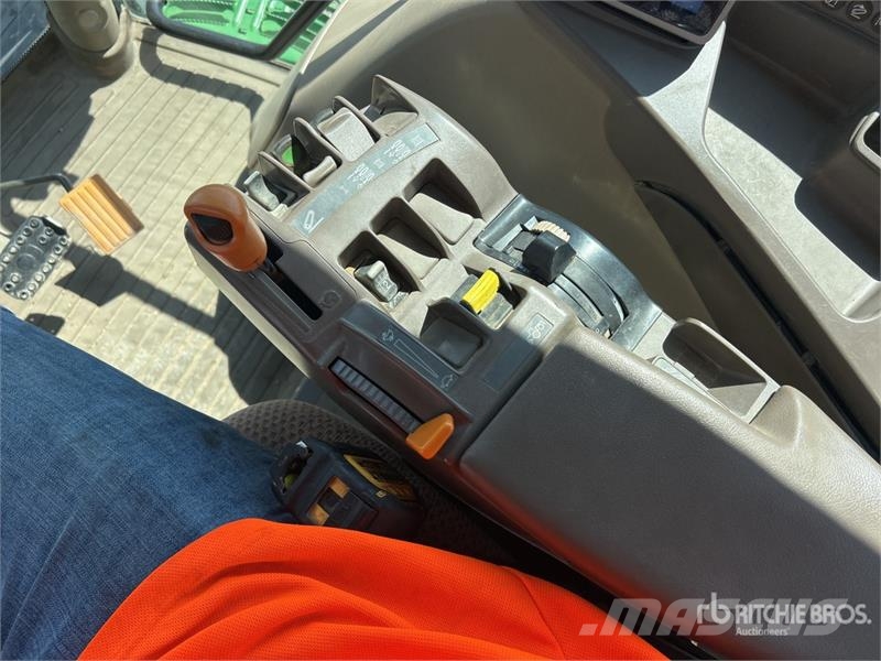 John Deere 6125R 4WD Tractor 拖拉机/农用车