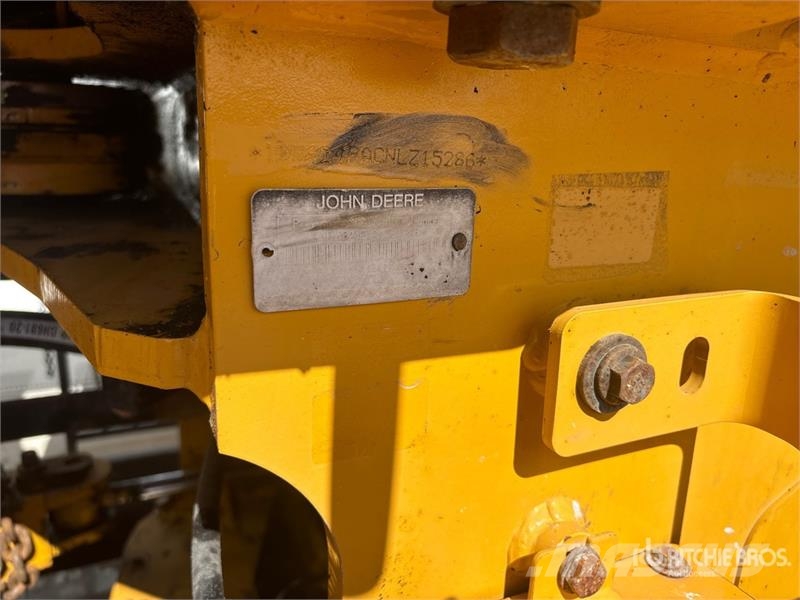 John Deere 624 P-Tier Iekrāvēji uz riteņiem