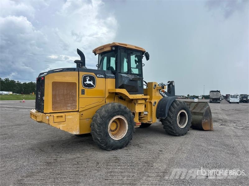 John Deere 624L Wheel Loader Pale gommate