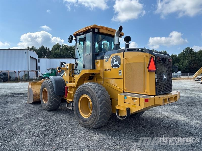 John Deere 624P Wheel Loader Pale gommate