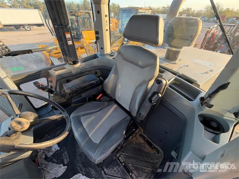 John Deere 644 P-Tier 輪胎式裝載機