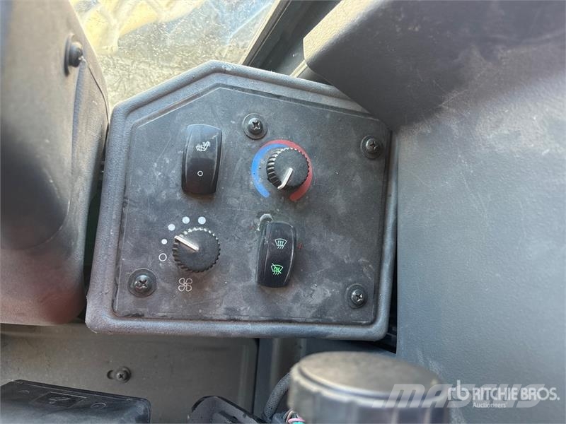 John Deere 670GP Motor Grader معدات تمهيد الطرق