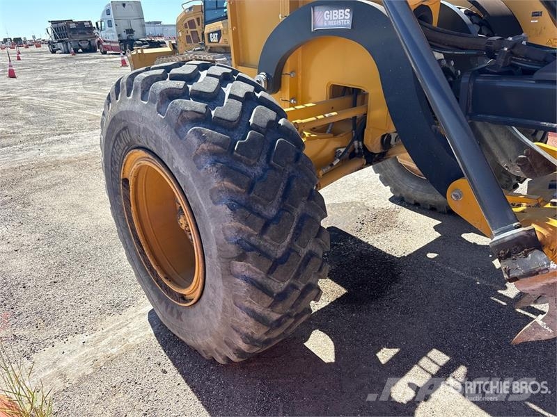 John Deere 670GP Motor Grader معدات تمهيد الطرق