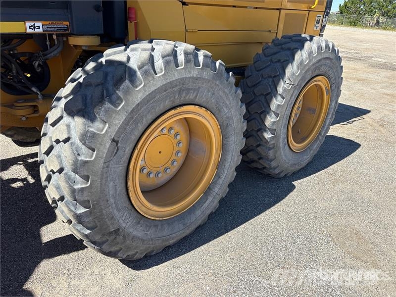 John Deere 670GP Motor Grader معدات تمهيد الطرق