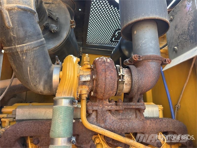 John Deere 672D Грейдери