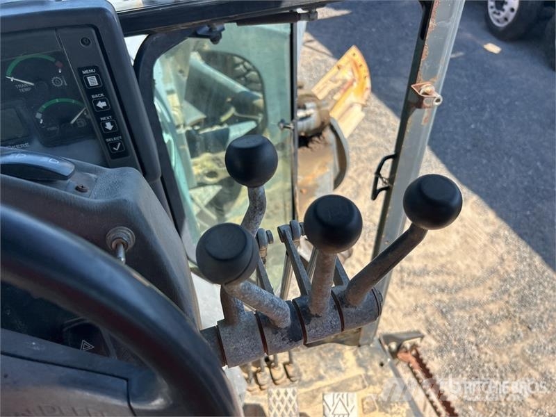 John Deere 672D Грейдери